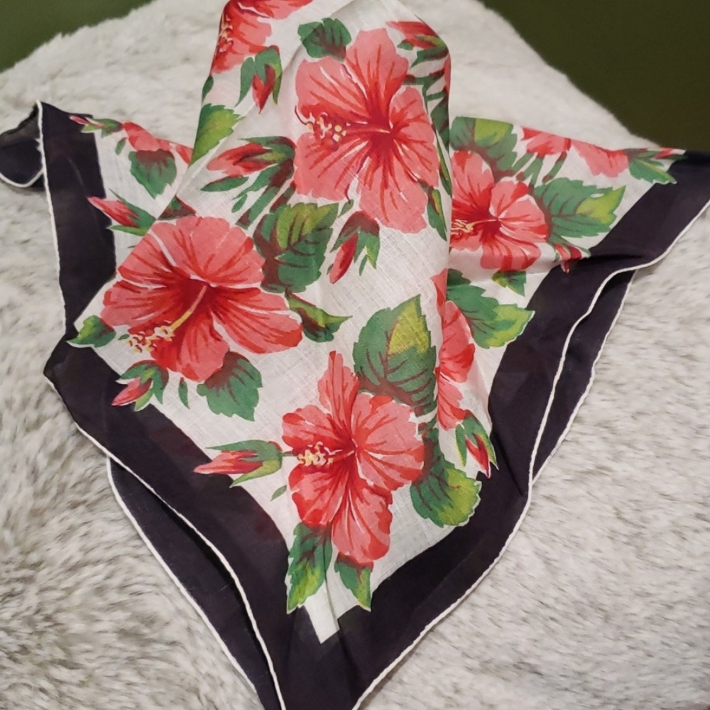 Women's scarf/handkerchief